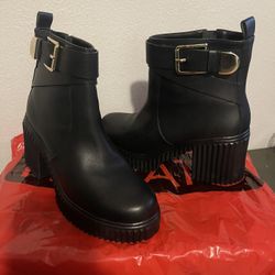 Andreas Women Boots Size 9