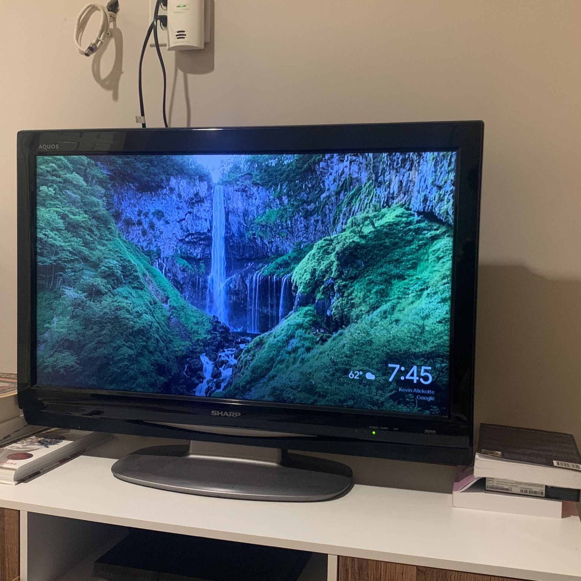 Sharp Aquos 32” HDTV, MUST GO ASAP