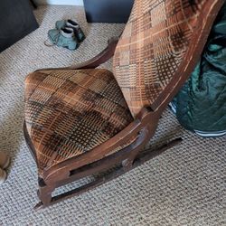 Furniture Antique Nursing Rocker