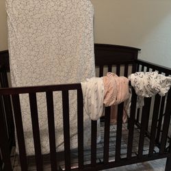 Graco Crib With Mattress