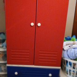 Children's Armoire Scroll For Pictures
