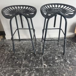 Very Solid And Beautiful Barstools Adjustable