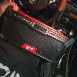 Milwaukee M18 Bluetooth Speaker & Milwaukee Battery 12.0 