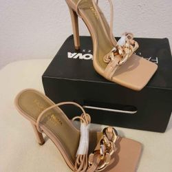 New Heels Nude Sz 6