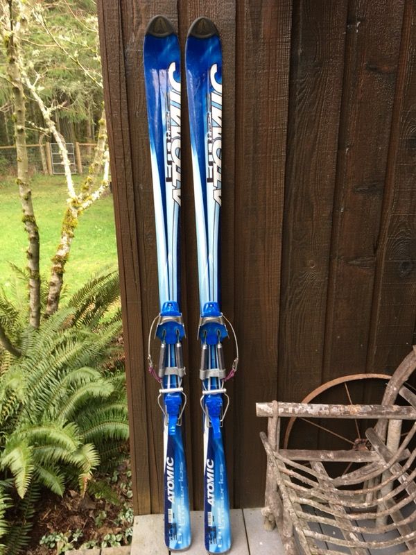 Atomic TM22 Telemark skis w/ Black Diamond O2 tele bindings
