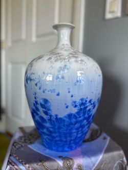 Vintage Chinese Blue & White Crystalline