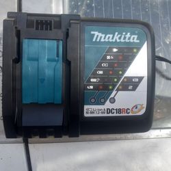 Makita Charger