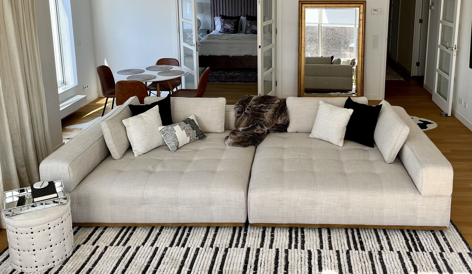 Lounge Sectional Sofa by High Fashion Home