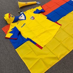 Playera ,bandera,gorra y trompeta de Colombia