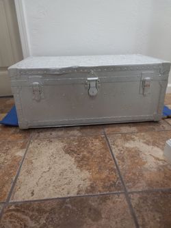 CHEST DECOR, TRUNK