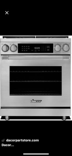 Dacor range with stainless hood