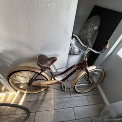 Huffy Cranbrook Women's Cruiser Bike Burgundy / Tan