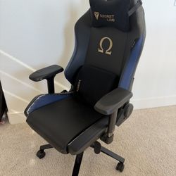 SecretLab Omega