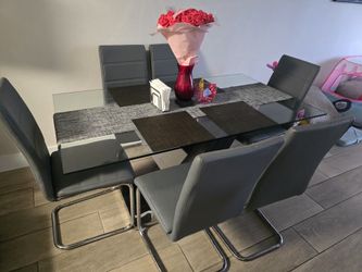 Dinning set -need gone