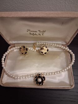 black and gold pearl necklace and earring set