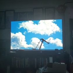 New 65 In LG C5 OLED TV w/Box And Extra Warranty 