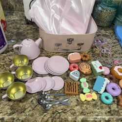 Girl Brief Case Tea Cup Set