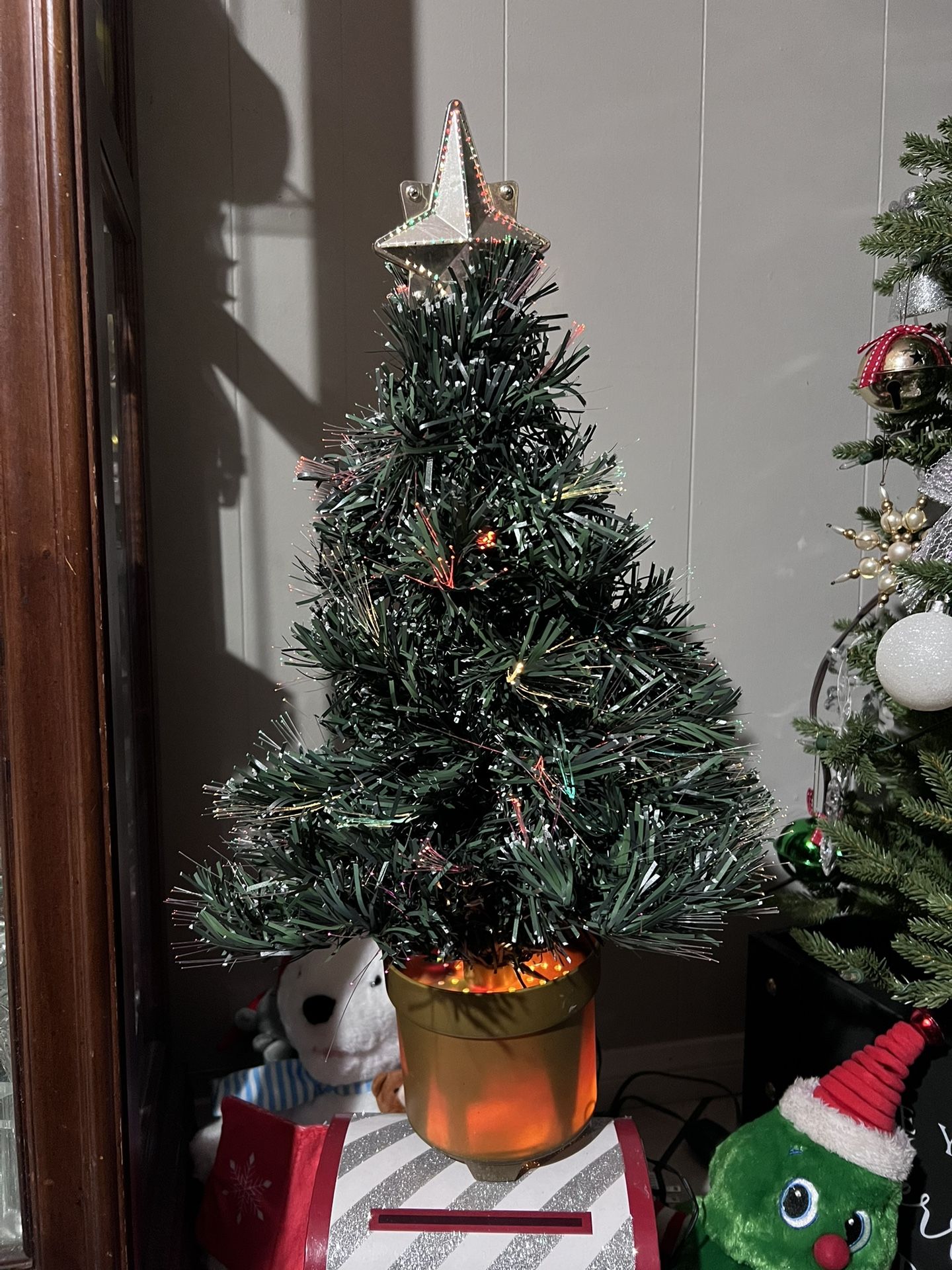 FIBER OPTIC TABLETOP ARTIFICIAL CHRISTMAS TREE