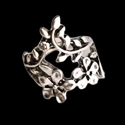 FLORAL CLIMBING LACE QUALITY  STAINLESS STEEL NEW SIZE 5 RING