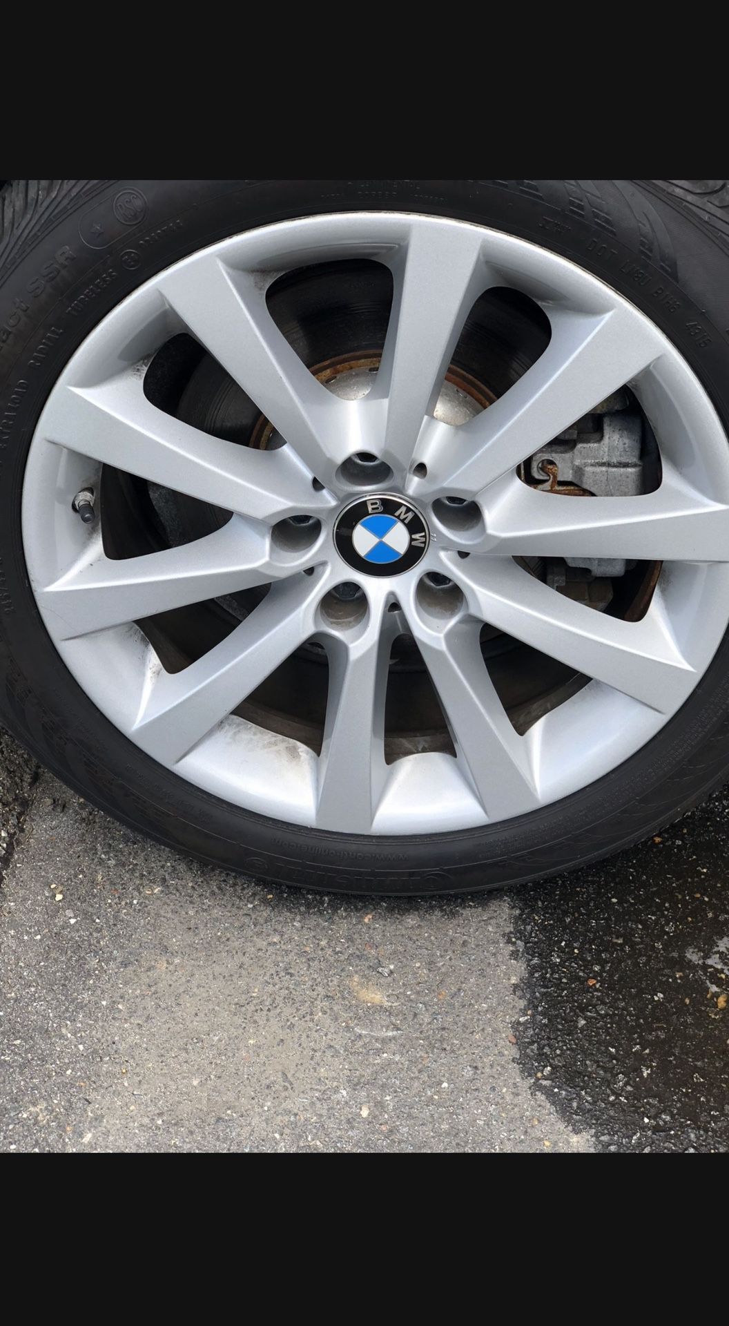 2013 BMW 528 XI ORIGINAL Wheels and used run flat tires