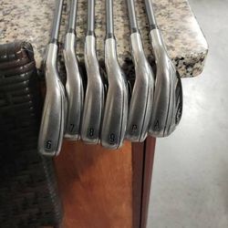 Callaway Mavrik irons 6- a wedge reg flex Graphite shafts