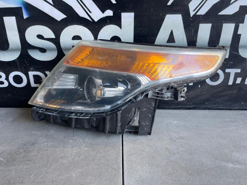 Ford Explorer Left Driver Headlight Oem