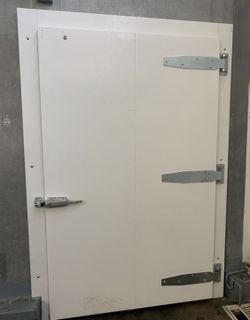 WALK IN COOLERS/FREEZER