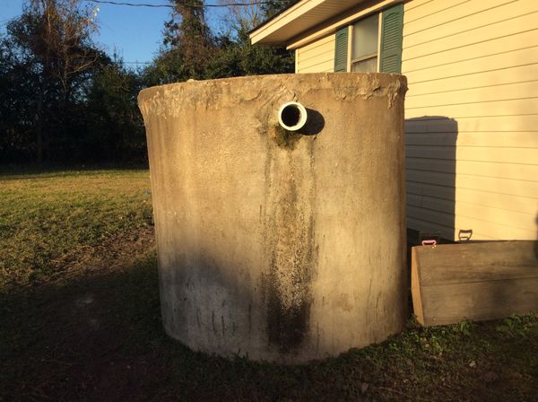How is a septic tank set up