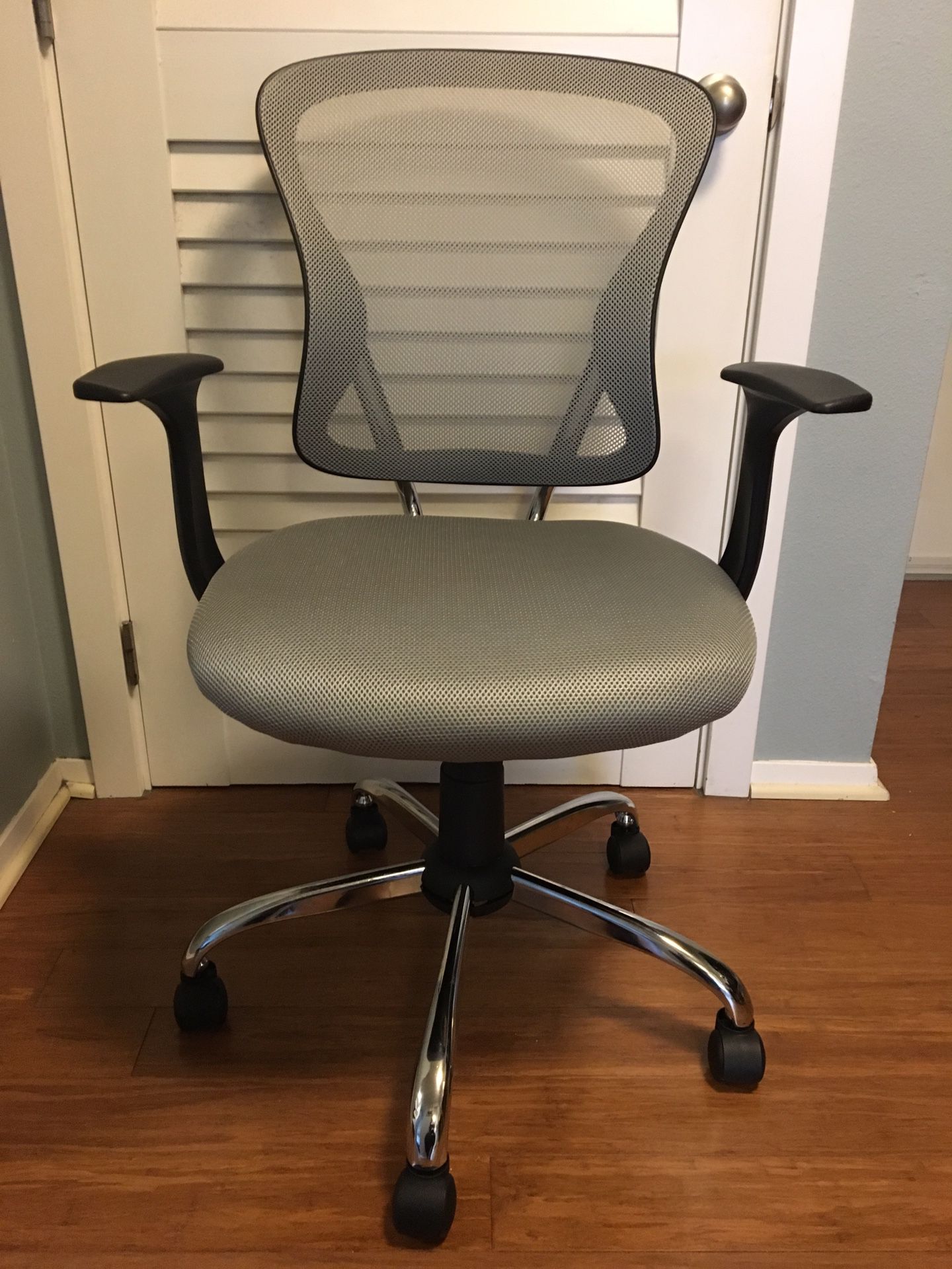 Brand new office chair -Ballard