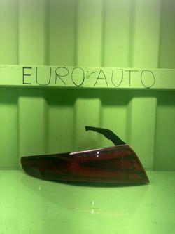 2017 2018 2019 2020 2021 2022 2023 2034 Alfa Romeo Giulia Left Driver Side Outer Tail Light OEM 20690110