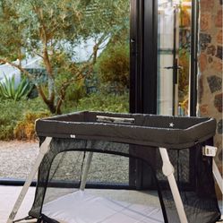 Guava Lotus Everywhere Travel Crib