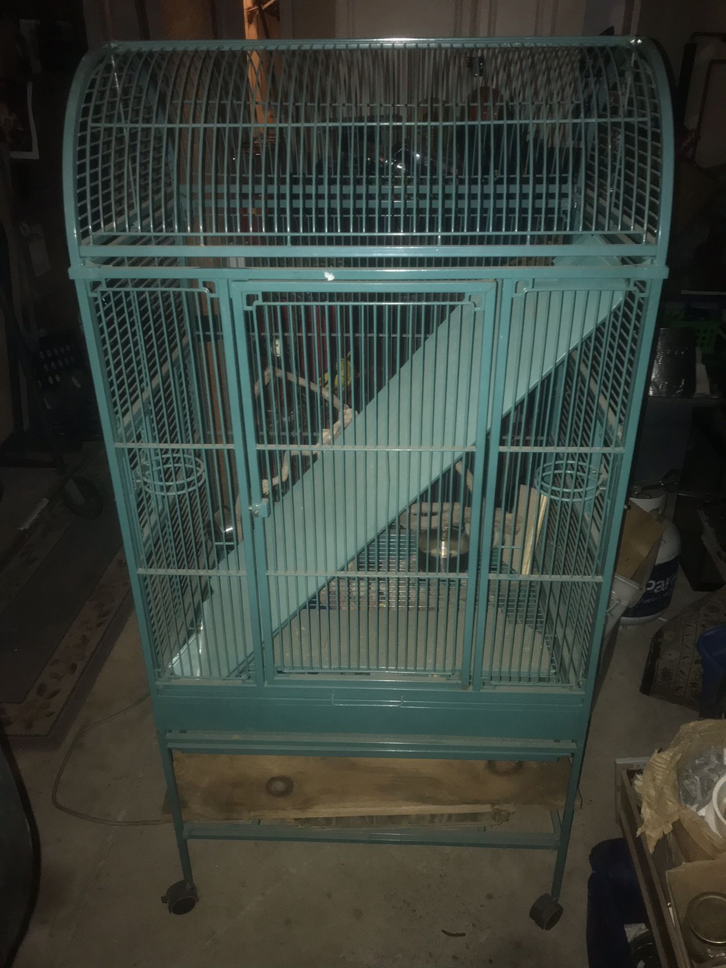 5’ parrot cage with rap-around skirt