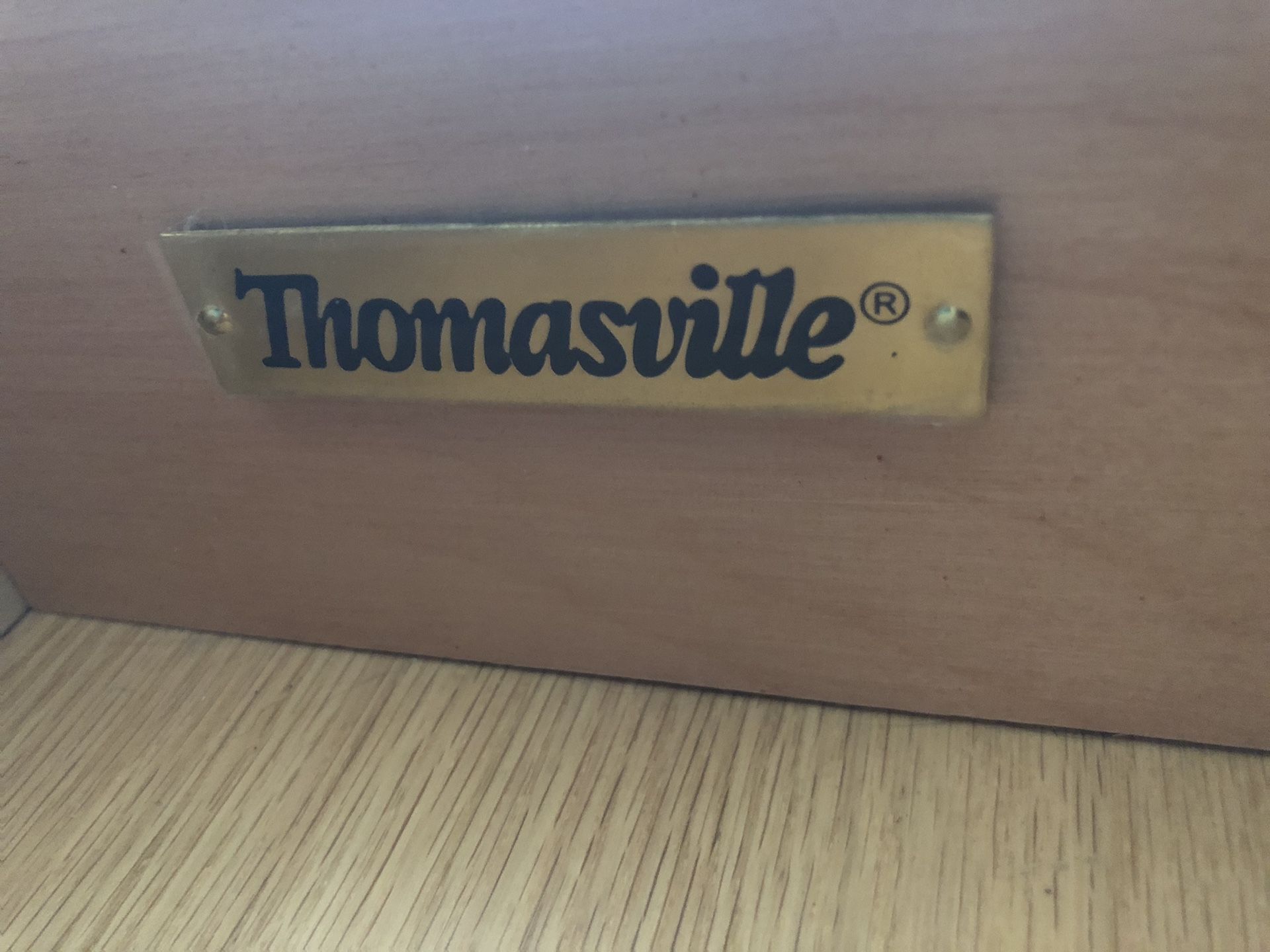 Thomasville “Bridges Collection” 6 piece bedroom set for Sale in