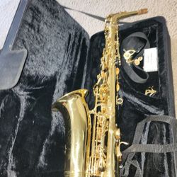 Zephyr Saxophone With Case