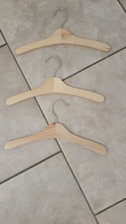 100 kids hangers $50