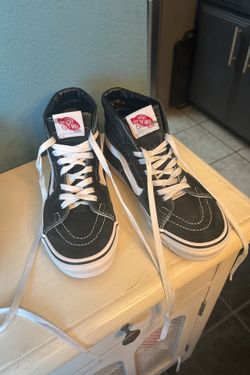 Vans 4/1/2 men 6 Woman 