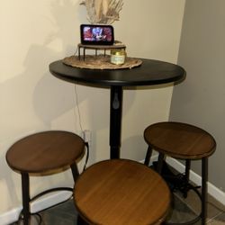 4-piece Bar Stool Set With Bistro Table 