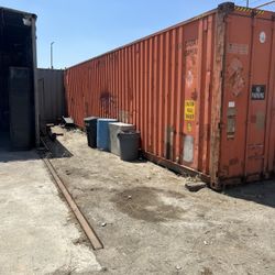 Storage containers