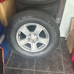 5 Aros Originales Con Su Repuesta Y Gomas Jeep Wrangler 