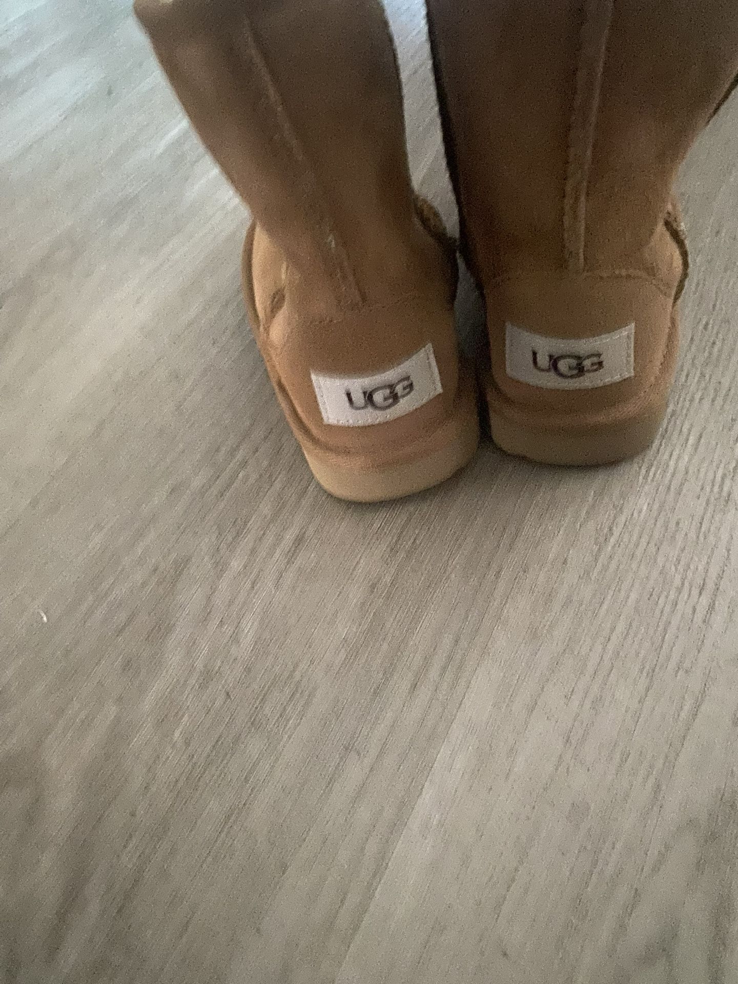 Kids Uggs In Great Condition