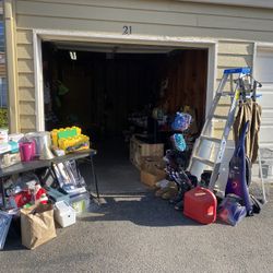 GARAGE SALE 