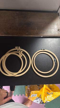 Embroidery hoops 6IN and 8IN plastic and wooden