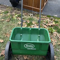 Lawn Spreader 