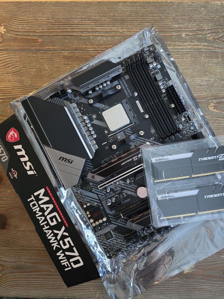 AMD Bundle (3900x, X570 Tomohawk, 32GB 3600 Trident Z Neo)