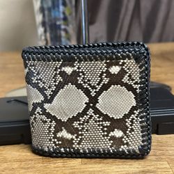 Men’s Bifold Lizard Skin Wallet