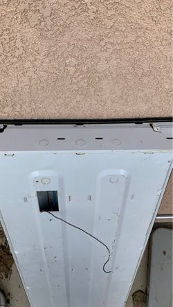 Fluorescent light fixture