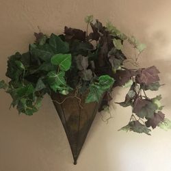 HOME DECOR 22” Long Bronze Metal Wall Mounted Basket With Artificial Ivy