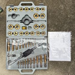 45 Piece SAE Tap And Die Set