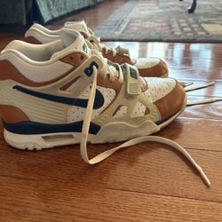 Nike Air Trainer III – Size 9 – White / Tan / Navy - Fair Condition 