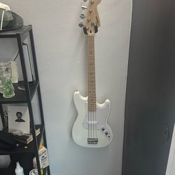 Squier Sonic Bronco Bass